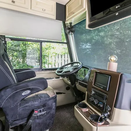 아파트 Uhse Ami Wohnmobil Mit Erker *
